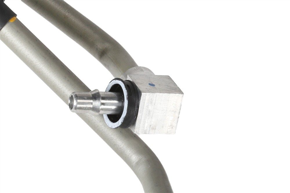 GM Genuine Parts Transmission Oil Cooler Line 84211799 — image 2
